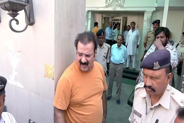 जयपुर में पूर्व मंत्री प्रताप सिंह के घर ED का छापा, कांग्रेस का विरोध प्रदर्शन