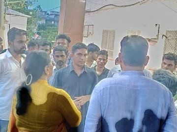 राजस्थान विश्वविद्यालय के स्विमिंग पूल में एमएससी फाइनल ईयर के छात्र की अचानक तबियत खराब हो गई...